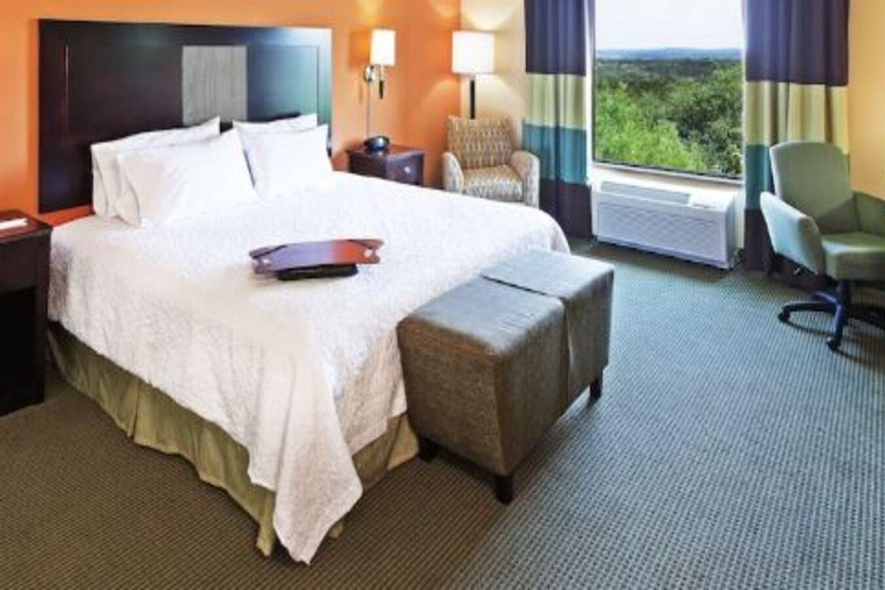 Hampton Inn And Suites Austin - לייקוויי מראה חיצוני תמונה