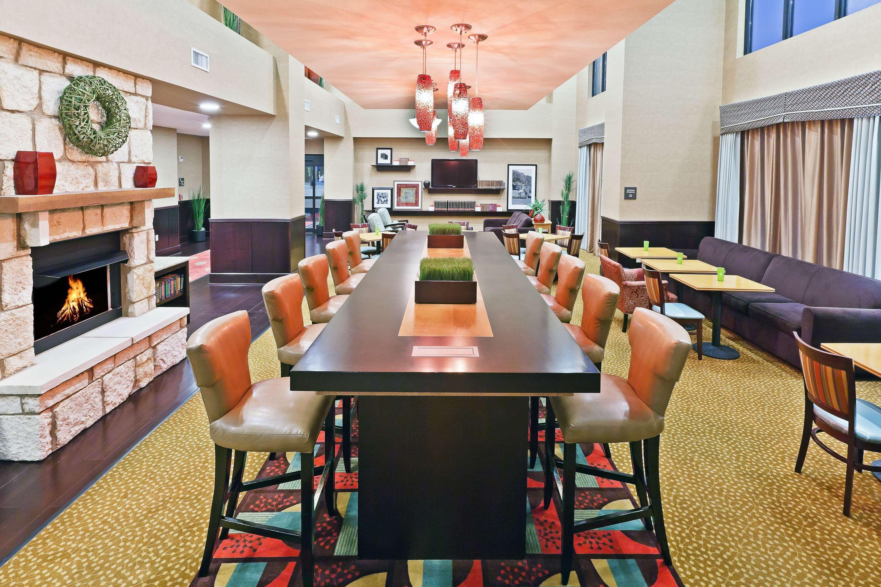 Hampton Inn And Suites Austin - לייקוויי מסעדה תמונה